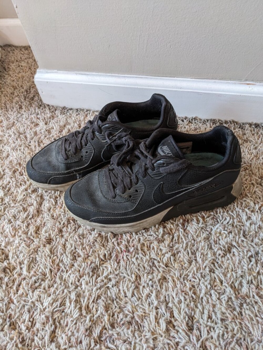 Nike Air Max Black Sneakers Sz 7